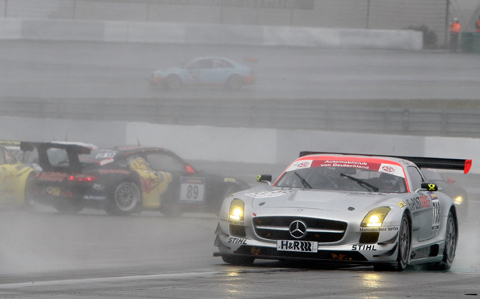 Mercedes-Benz SLS AMG wint VLN-race, Huisman tweede in klasse